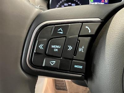 2016 Jaguar XE - Thumbnail