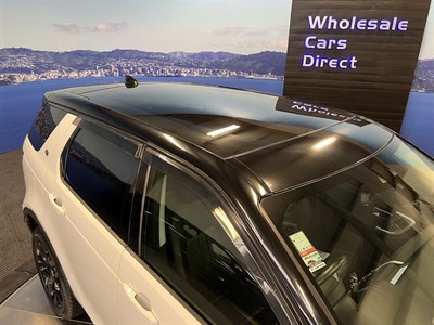 2017 Land Rover Discovery Sport - Thumbnail