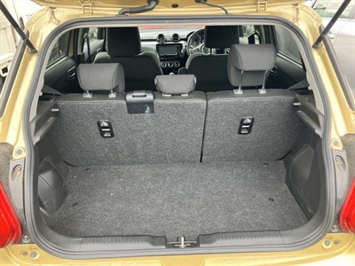 2017 Suzuki Swift - Thumbnail