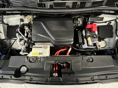 2022 Nissan Leaf - Thumbnail