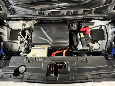 2023 Nissan Leaf - Thumbnail