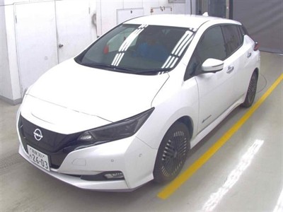 2023 Nissan Leaf - Thumbnail