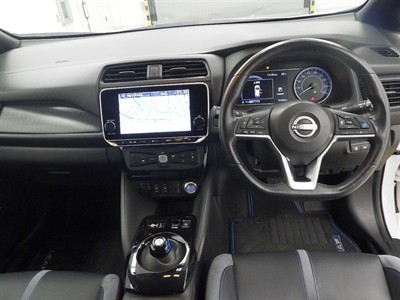 2023 Nissan Leaf - Thumbnail