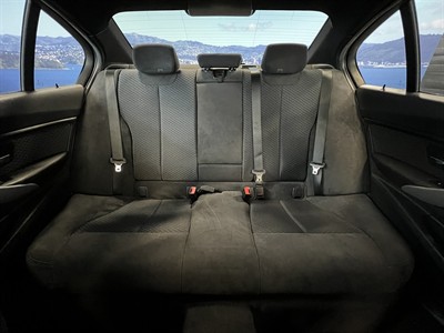 2015 BMW 320i - Thumbnail