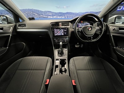 2017 Volkswagen Golf - Thumbnail
