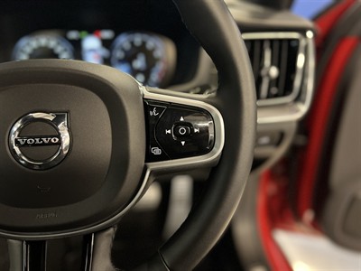 2022 Volvo S60 - Thumbnail