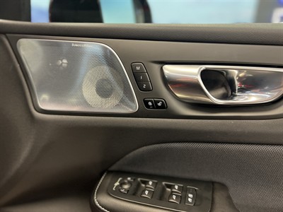 2022 Volvo S60 - Thumbnail
