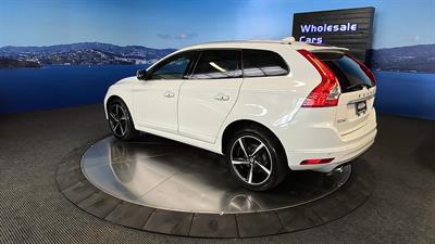 2015 Volvo XC60 - Thumbnail