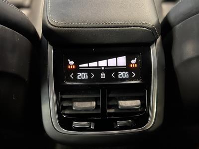 2021 Volvo V60 - Thumbnail