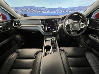 2021 Volvo V60 - Thumbnail