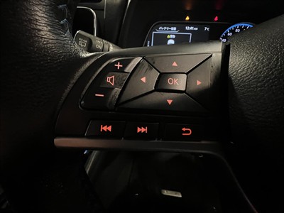 2022 Nissan Leaf - Thumbnail