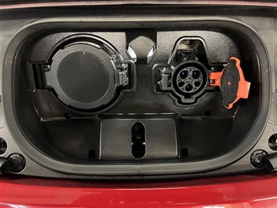 2022 Nissan Leaf - Thumbnail