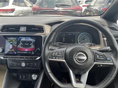 2022 Nissan Leaf - Thumbnail