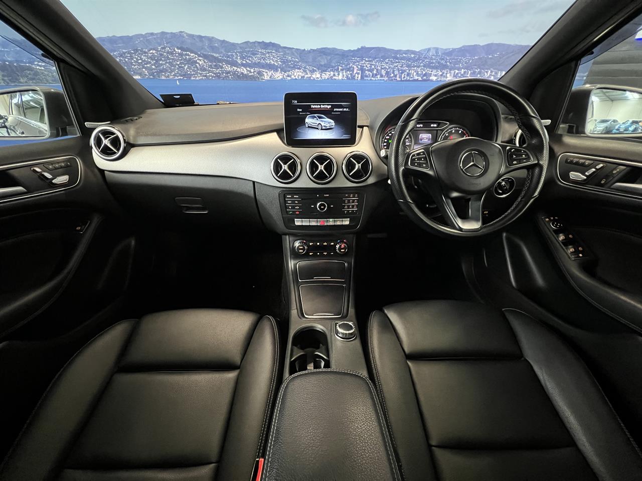 2019 Mercedes-Benz B180