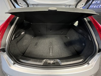 2015 Volvo V40 - Thumbnail