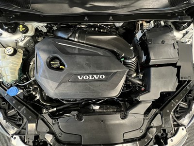 2015 Volvo V40 - Thumbnail
