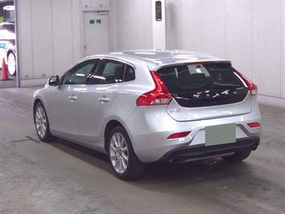 2015 Volvo V40 - Thumbnail