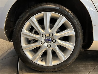 2015 Volvo V40 - Thumbnail