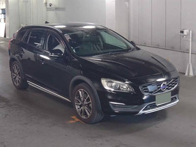 2017 Volvo V60 - Thumbnail
