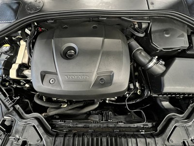 2017 Volvo V60 - Thumbnail