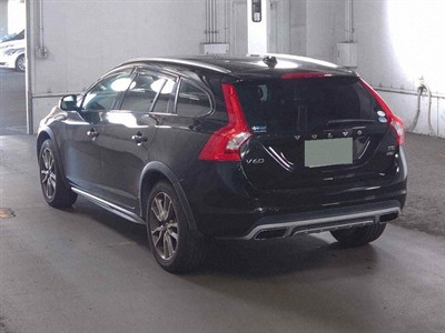 2017 Volvo V60 - Thumbnail