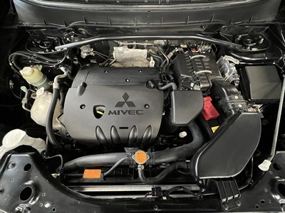 2011 Mitsubishi Outlander - Thumbnail