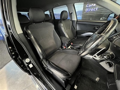 2011 Mitsubishi Outlander - Thumbnail