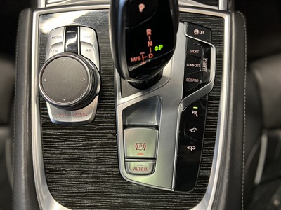 2017 BMW 750i - Thumbnail
