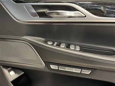 2017 BMW 750i - Thumbnail