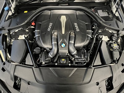 2017 BMW 750i - Thumbnail