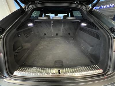 2019 Audi Q8 - Thumbnail