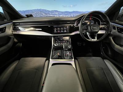 2019 Audi Q8 - Thumbnail
