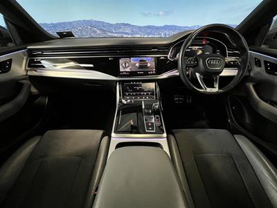 2019 Audi Q8 - Thumbnail