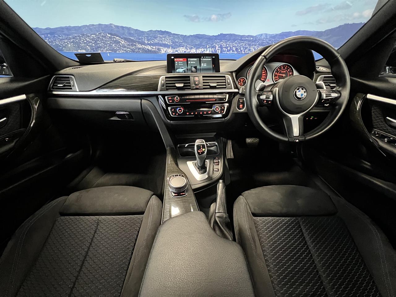 2018 BMW 320i