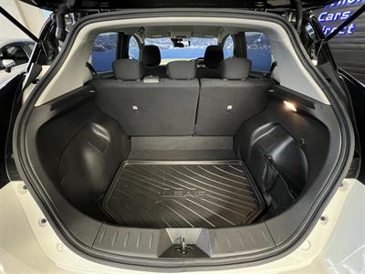 2019 Nissan Leaf - Thumbnail