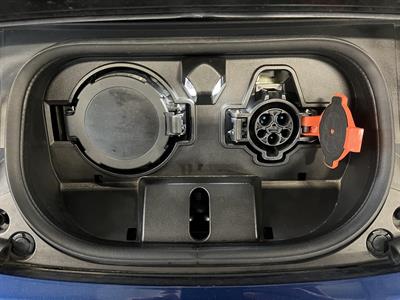 2022 Nissan Leaf - Thumbnail