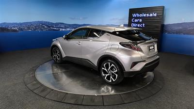 2017 Toyota C-HR - Thumbnail