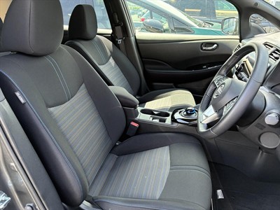 2022 Nissan Leaf - Thumbnail