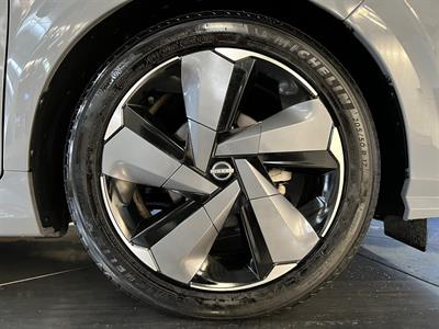 2022 Nissan Aura - Thumbnail