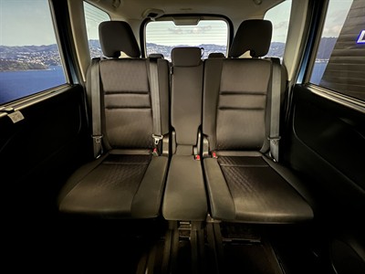 2019 Nissan Serena - Thumbnail