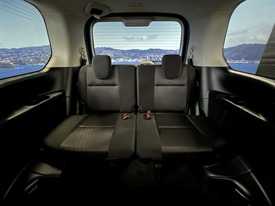 2019 Nissan Serena - Thumbnail