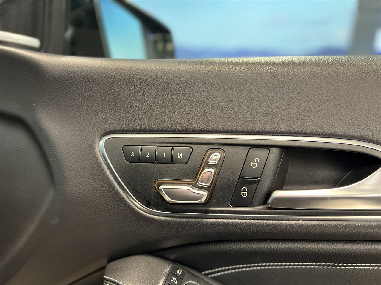 2019 Mercedes-Benz CLA 220
