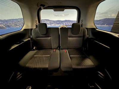 2016 Nissan Serena - Thumbnail