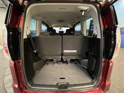 2016 Nissan Serena - Thumbnail