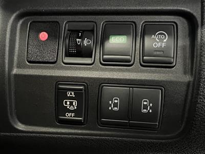2016 Nissan Serena - Thumbnail