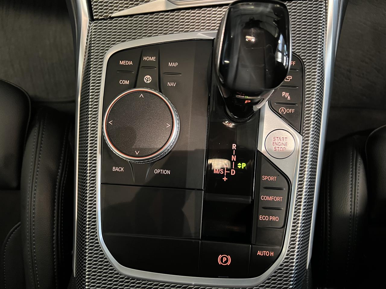 2021 BMW 318i