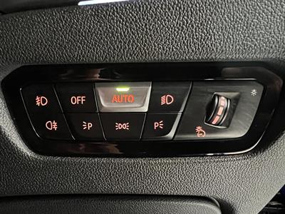 2021 BMW 318i - Thumbnail