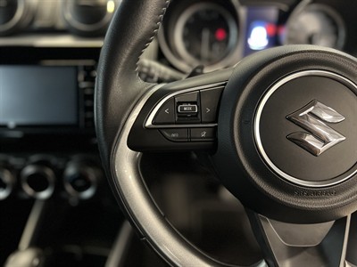 2017 Suzuki Swift - Thumbnail