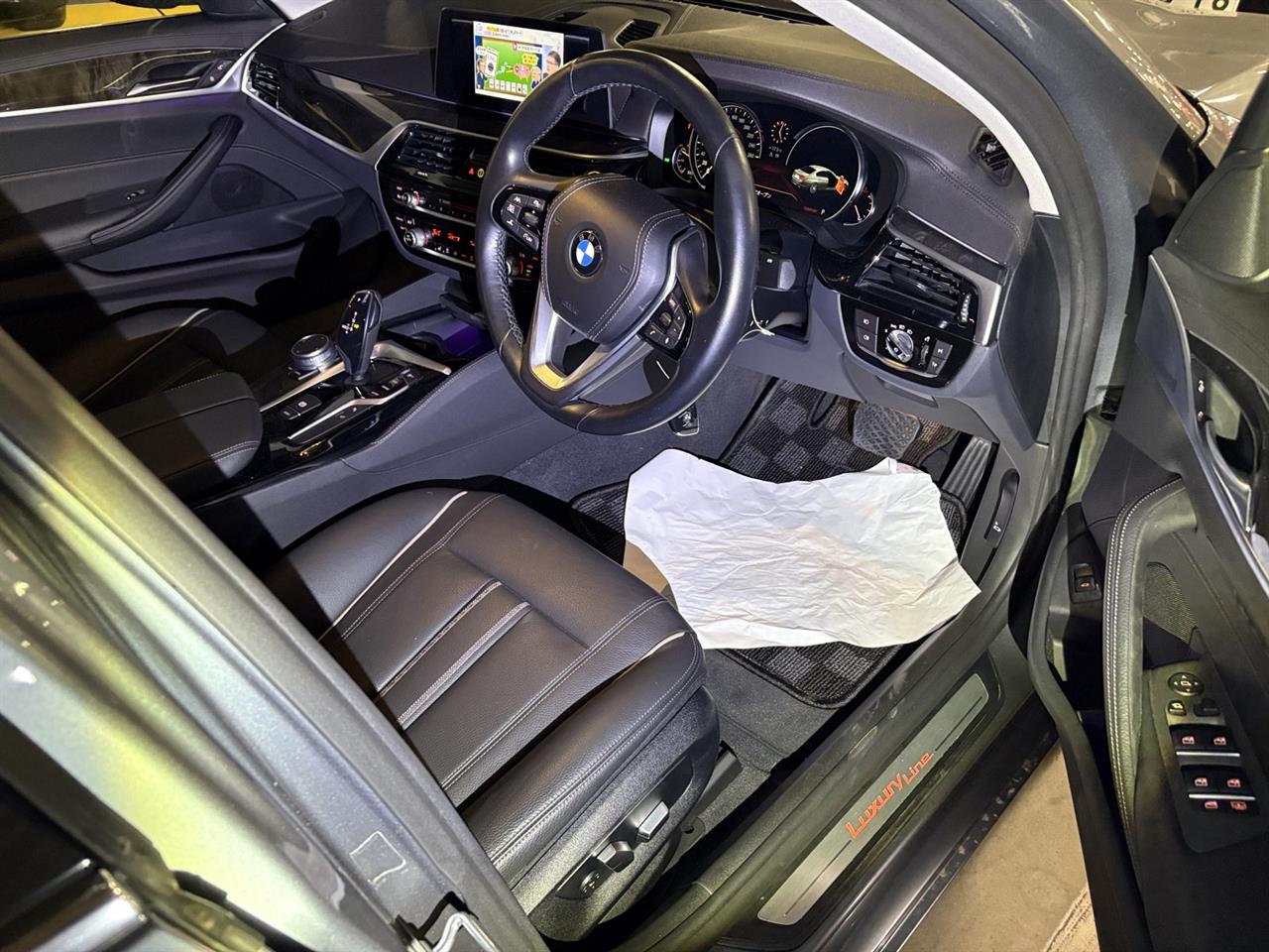 2017 BMW 523i