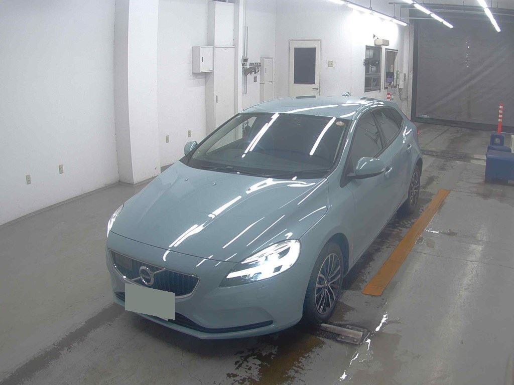 2019 Volvo V40